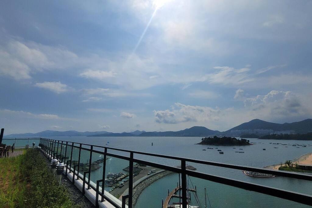 The Castle Ocean Marina Double Suite Yeosu Eksteriør bilde