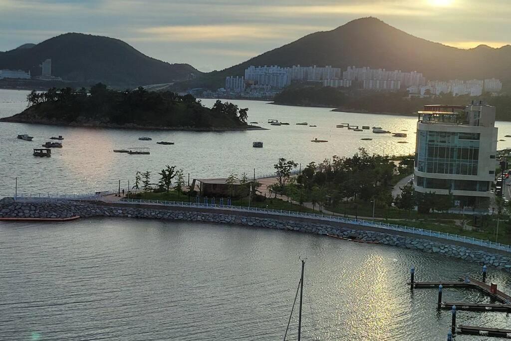The Castle Ocean Marina Double Suite Yeosu Eksteriør bilde