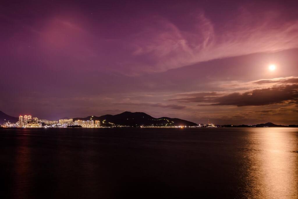 The Castle Ocean Marina Double Suite Yeosu Eksteriør bilde