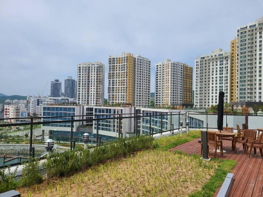 The Castle Ocean Marina Double Suite Yeosu Eksteriør bilde
