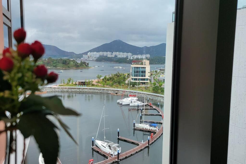 The Castle Ocean Marina Double Suite Yeosu Eksteriør bilde